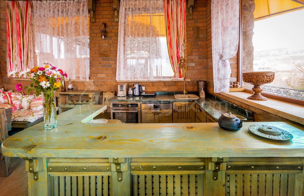 6 Սենյականոց Շքեղ Առանձնատուն, 250քմ, Լողավազանով