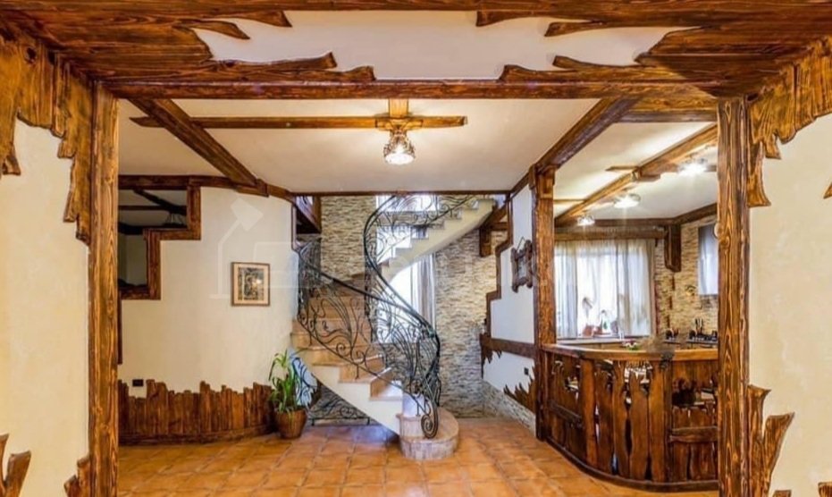 6 Սենյականոց Շքեղ Առանձնատուն, 250քմ, Լողավազանով