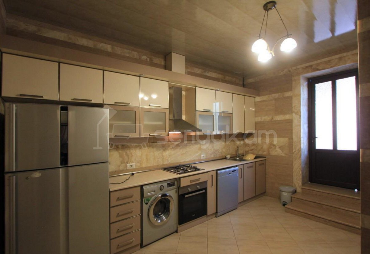 6 Սենյականոց Շքեղ Առանձնատուն, 200քմ, Լողավազանով