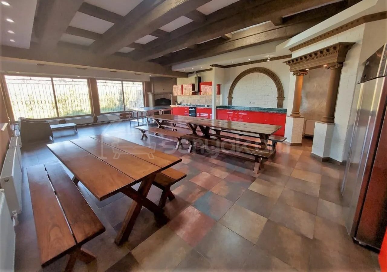 5 Սենյականոց Շքեղ Առանձնատուն, 250քմ, Լողավազանով