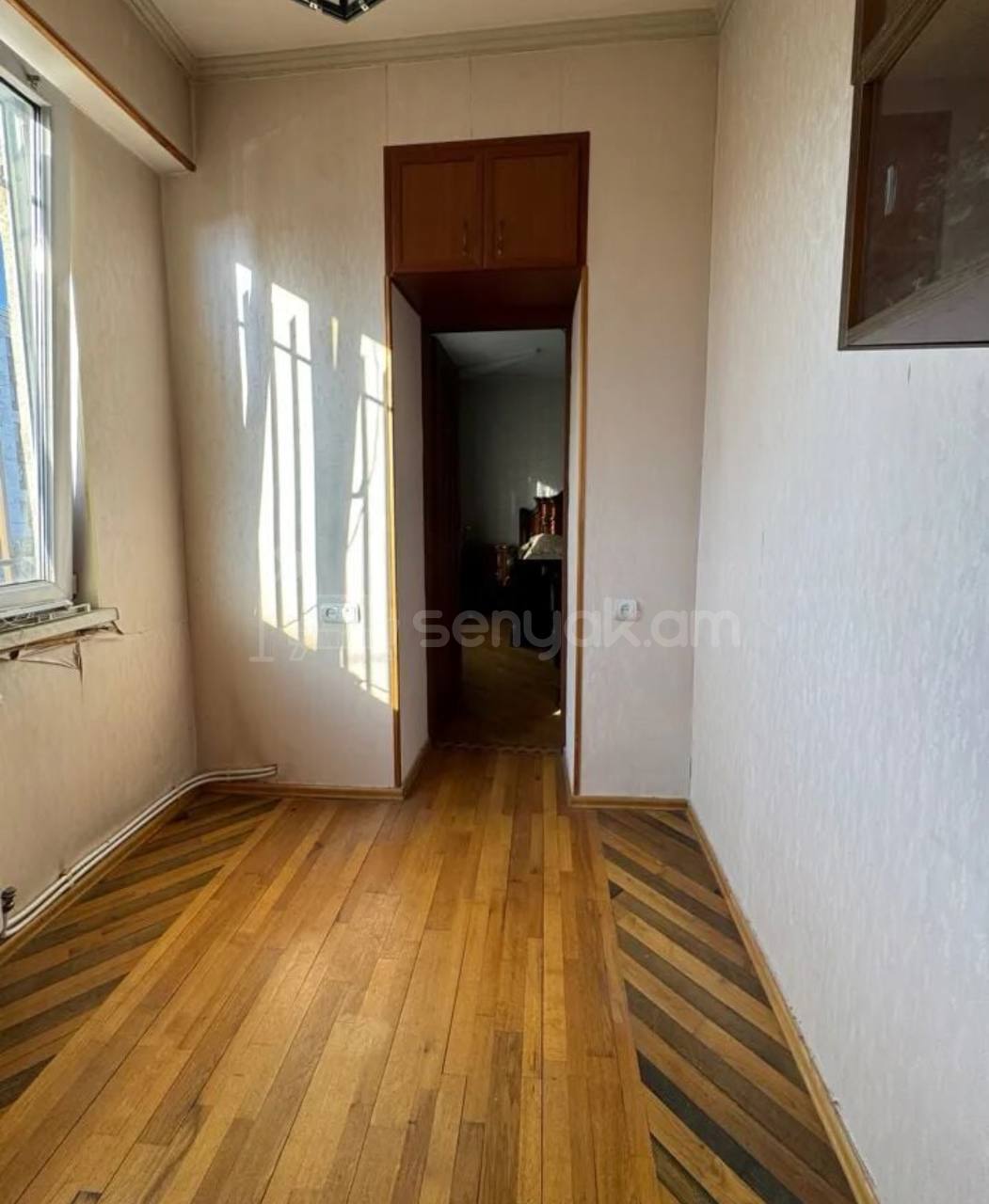 4 Սենյականոց Բնակարան Քարե Շենքում, 103քմ, 3/3 հարկ, Կապիտալ Վերանորոգված