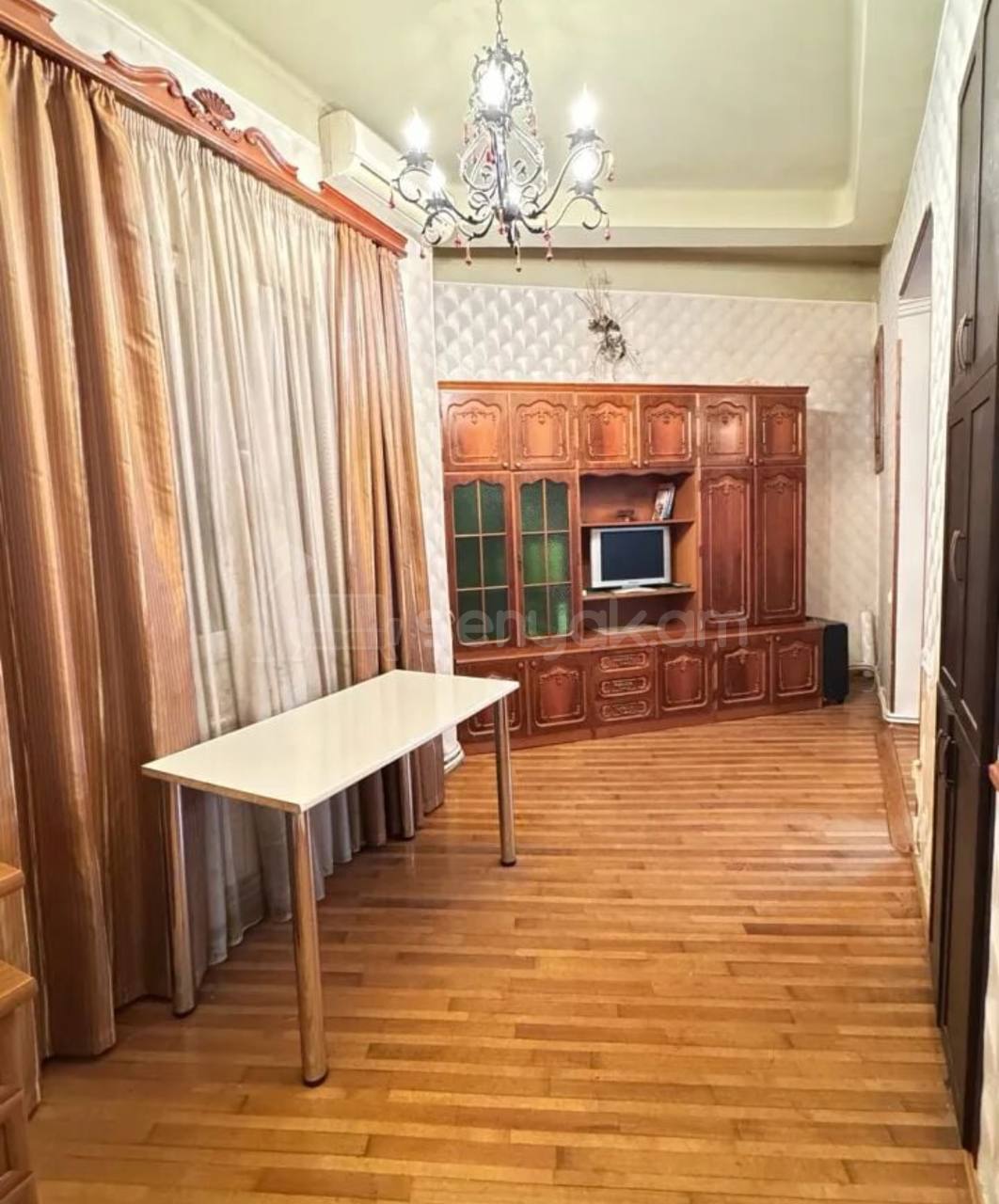 4 Սենյականոց Բնակարան Քարե Շենքում, 103քմ, 3/3 հարկ, Կապիտալ Վերանորոգված