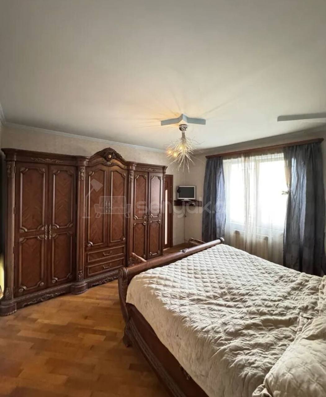 4 Սենյականոց Բնակարան Քարե Շենքում, 103քմ, 3/3 հարկ, Կապիտալ Վերանորոգված