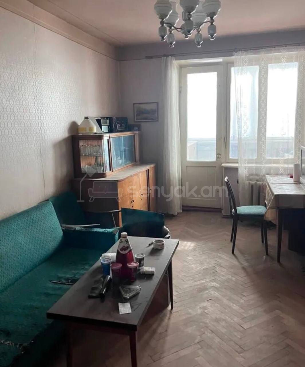 3 Սենյականոց Բնակարան Քարե Շենքում, 110քմ, 2/5 հարկ, Պետական Վիճակում