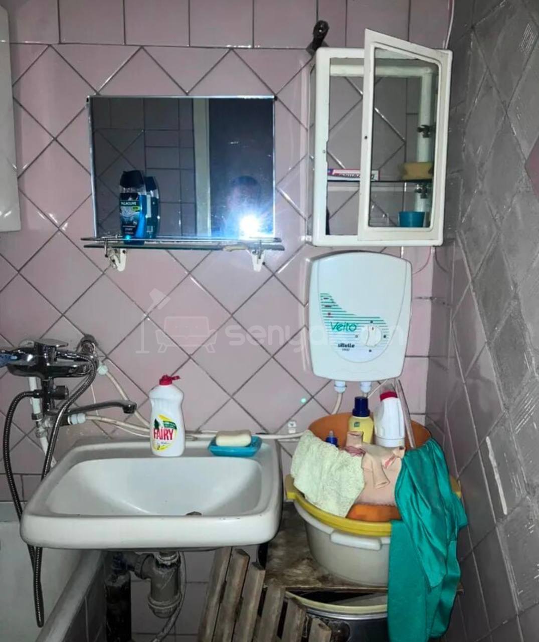 3 Սենյականոց Բնակարան Քարե Շենքում, 110քմ, 2/5 հարկ, Պետական Վիճակում