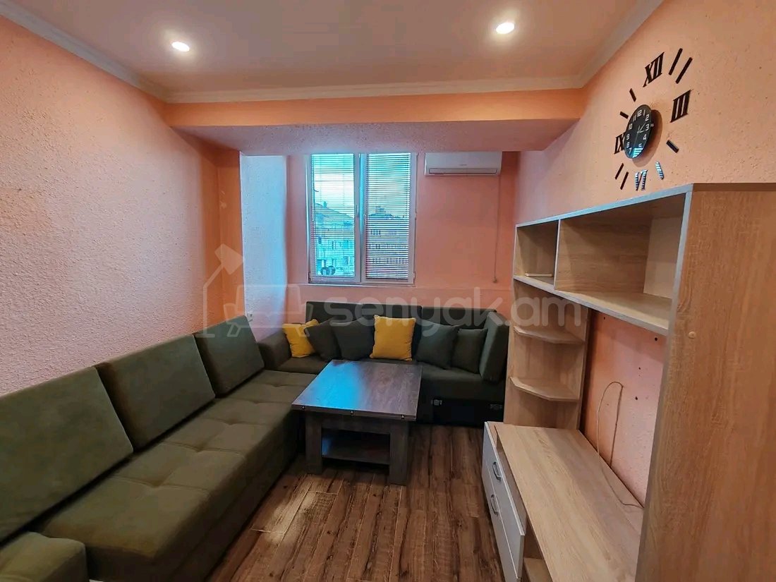 2 Սենյականոց Բնակարան, 40քմ, 8/9 հարկ, Նորմալ Վիճակում, Կահավորված