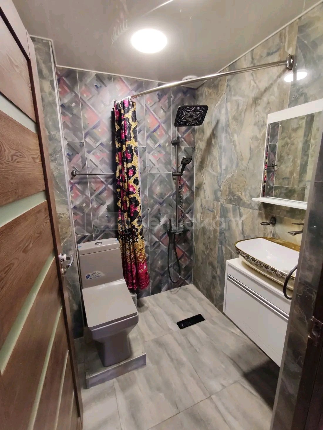 2 Սենյականոց Բնակարան, 40քմ, 8/9 հարկ, Նորմալ Վիճակում, Կահավորված