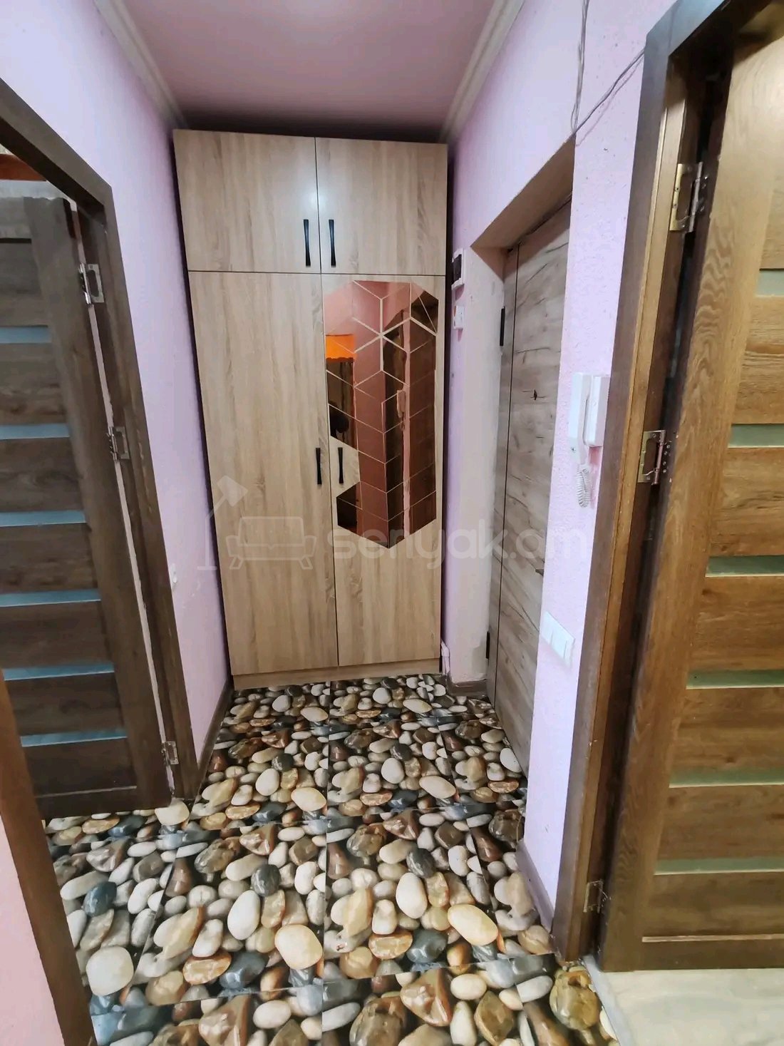 2 Սենյականոց Բնակարան, 40քմ, 8/9 հարկ, Նորմալ Վիճակում, Կահավորված