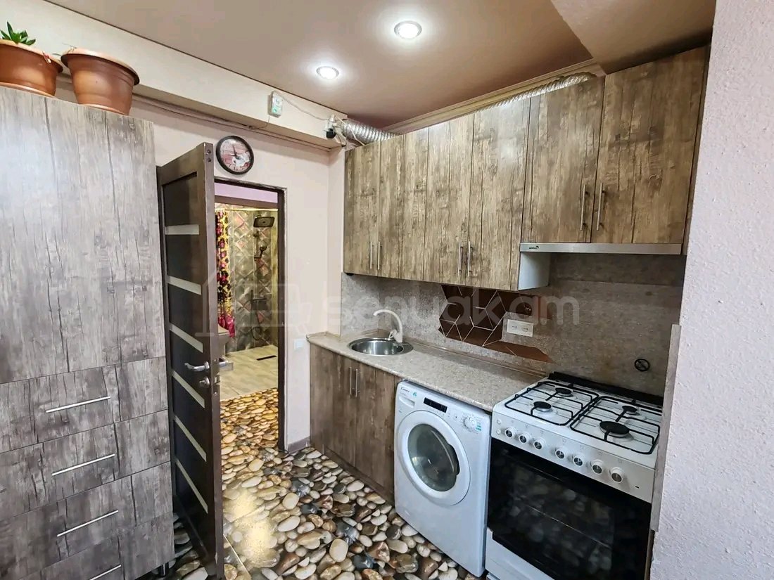 2 Սենյականոց Բնակարան, 40քմ, 8/9 հարկ, Նորմալ Վիճակում, Կահավորված