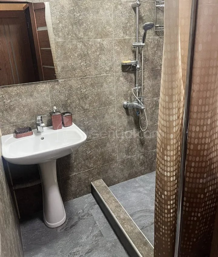 3 Սենյականոց Բնակարան, 67քմ, 9/9 հարկ, Նորմալ Վիճակում, Կահավորված, Արևկող