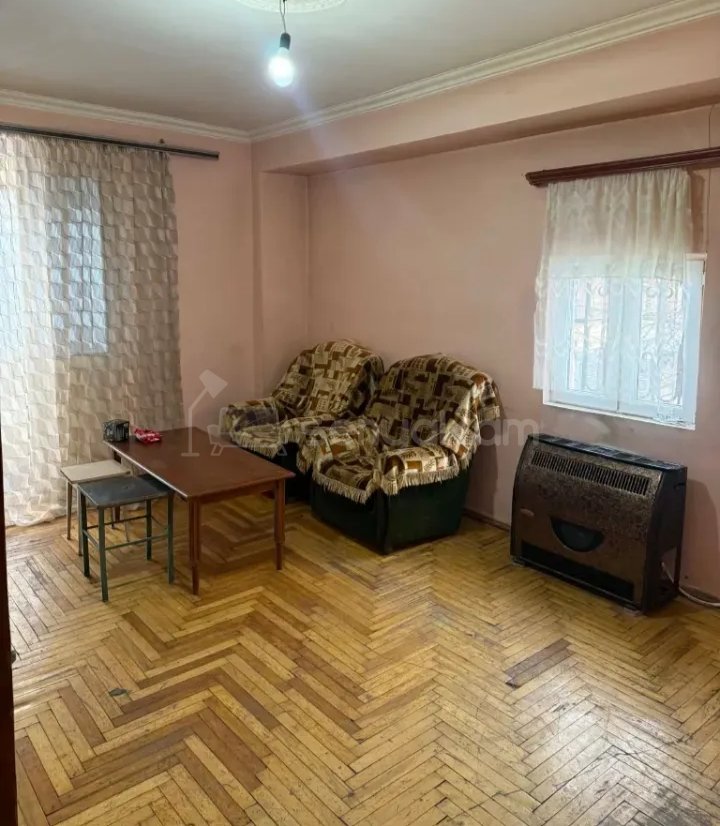 2 Սենյականոց Բնակարան, 50քմ, 3/9 հարկ, Նորմալ Վիճակում, Կահավորված, Արևկող