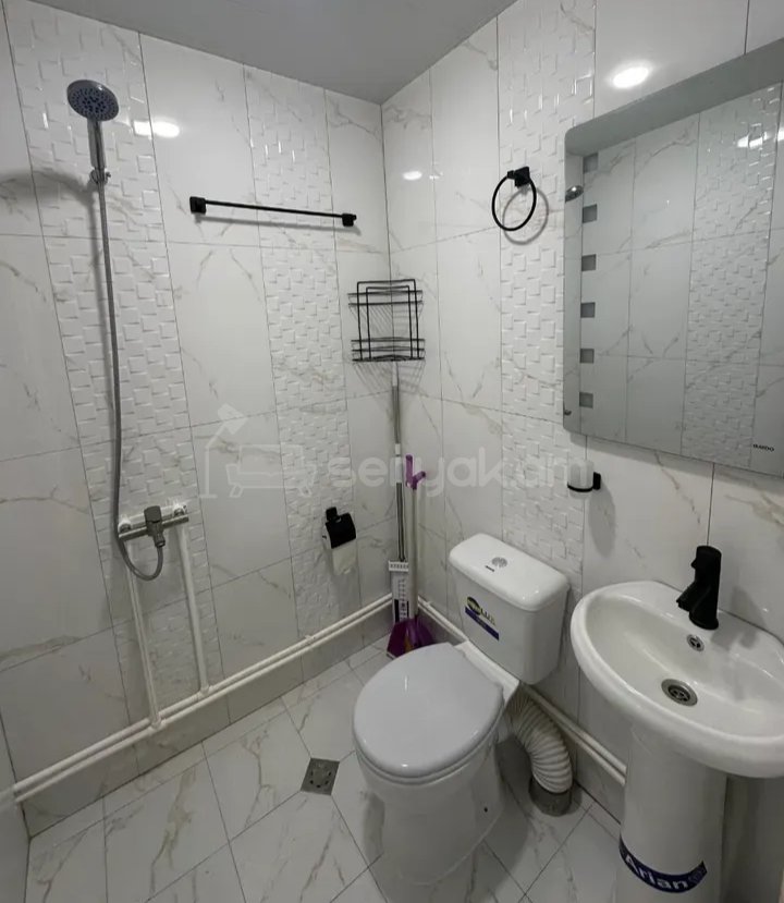 2 Սենյականոց Բնակարան Քարե Շենքում, 52քմ, 2/3 հարկ, Նորմալ Վիճակում, Կահավորված