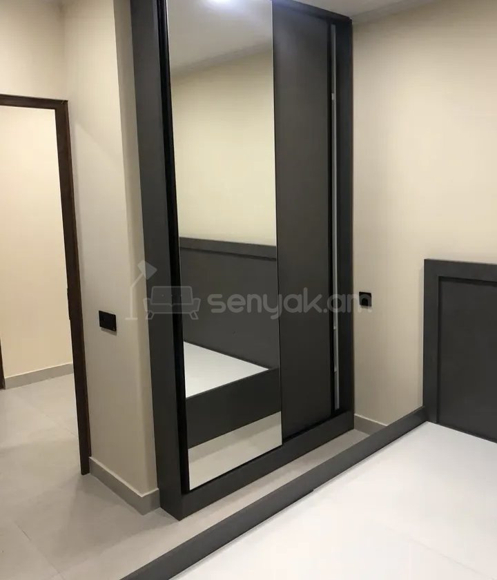 3 Սենյականոց Բնակարան Քարե Շենքում, 68քմ, 2/2 հարկ, Կապիտալ Վերանորոգված, Կահավորված