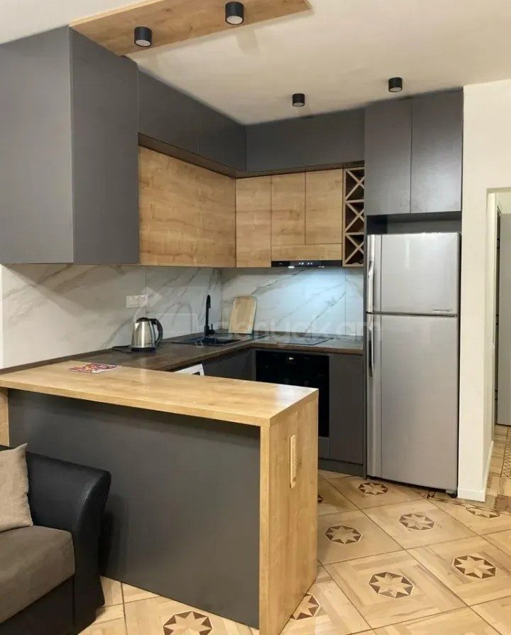 2 Սենյականոց Բնակարան Քարե Շենքում, 54քմ, 3/7 հարկ, Կապիտալ Վերանորոգված