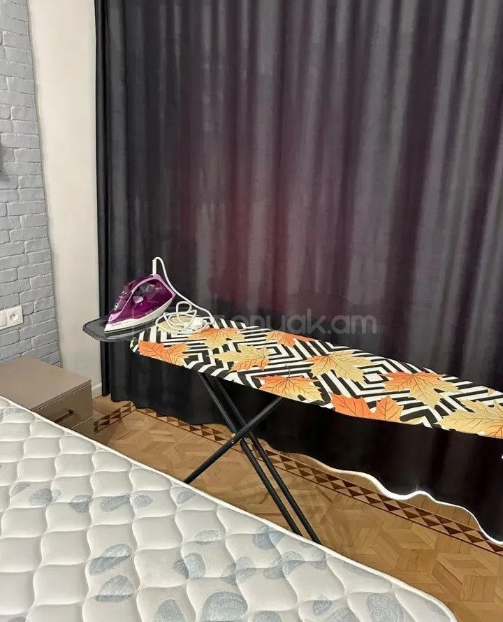 2 Սենյականոց Բնակարան Քարե Շենքում, 54քմ, 3/7 հարկ, Կապիտալ Վերանորոգված