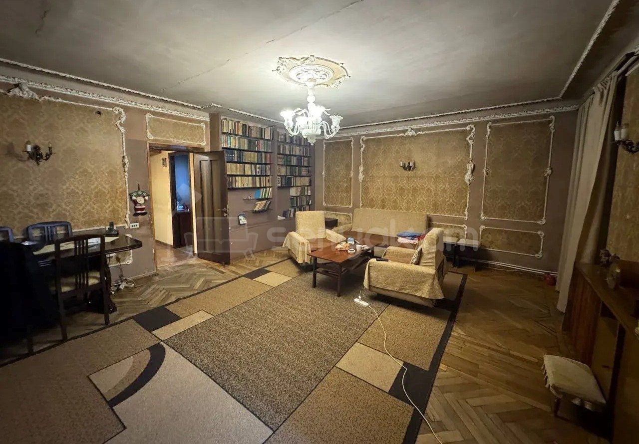 3 Սենյականոց Բնակարան Քարե Շենքում, 77քմ, 3/5 հարկ, Նորմալ Վիճակում