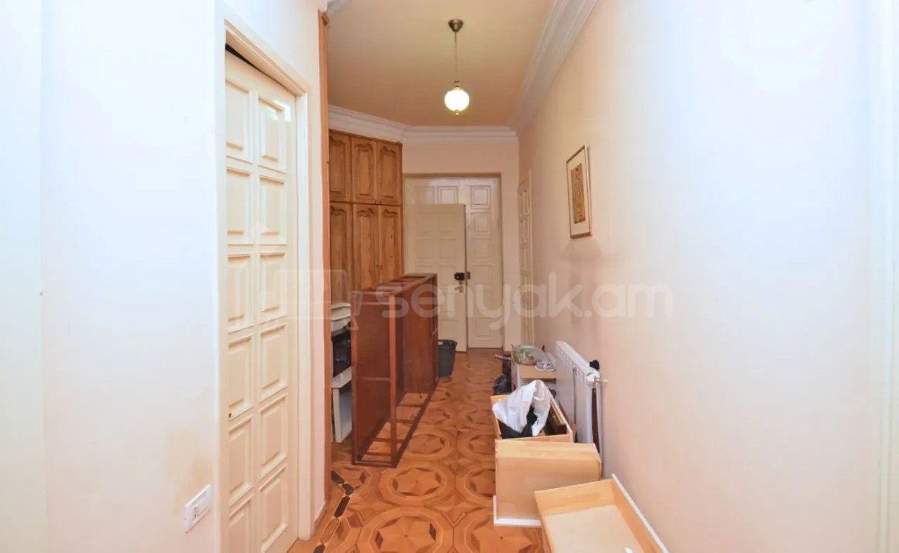 3 Սենյականոց Բնակարան Քարե Շենքում, 77քմ, 3/5 հարկ, Պետական Վիճակում