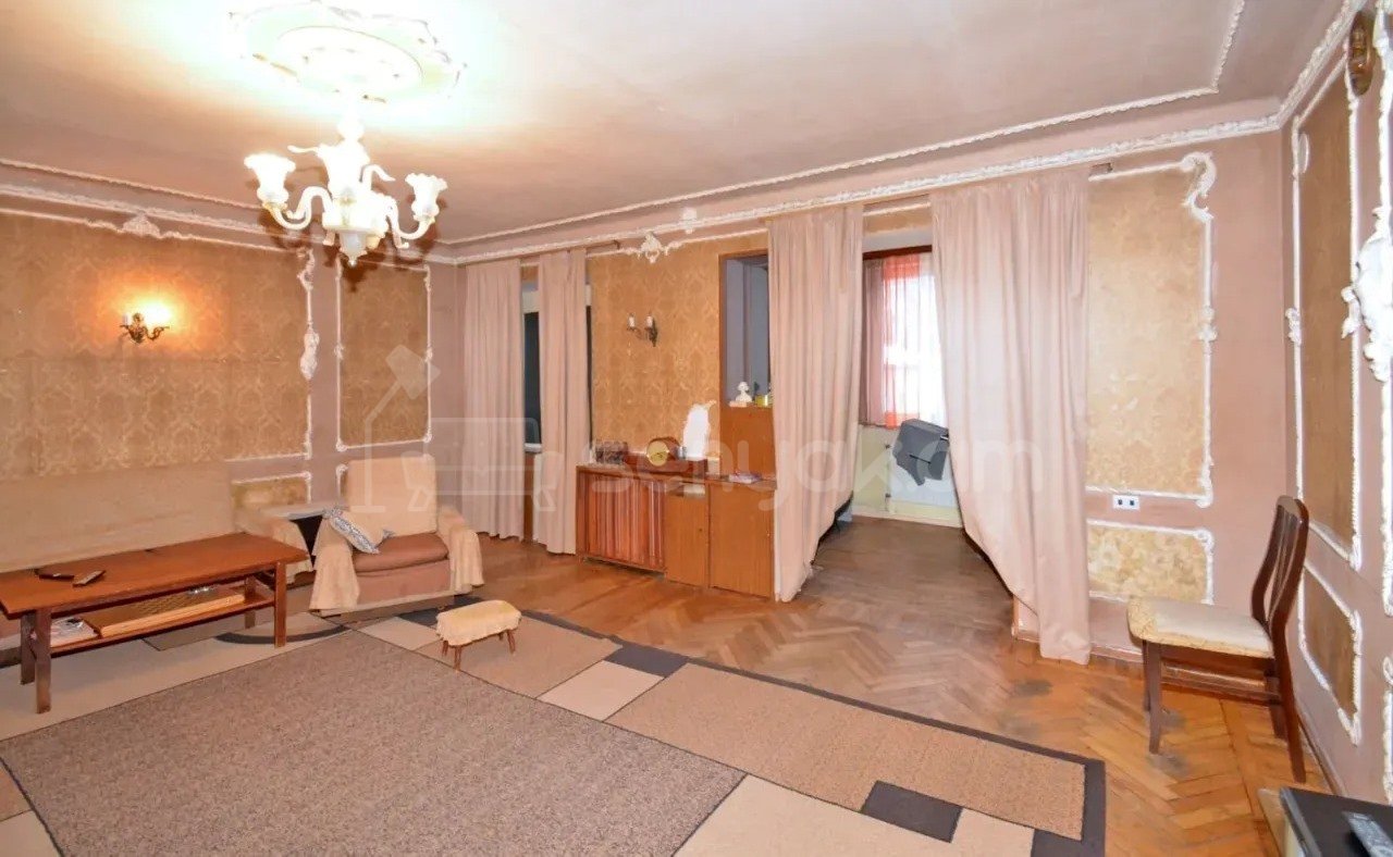 3 Սենյականոց Բնակարան Քարե Շենքում, 77քմ, 3/5 հարկ, Պետական Վիճակում