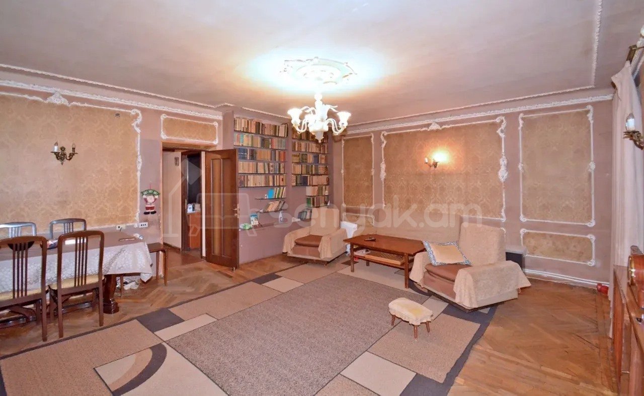 3 Սենյականոց Բնակարան Քարե Շենքում, 77քմ, 3/5 հարկ, Պետական Վիճակում