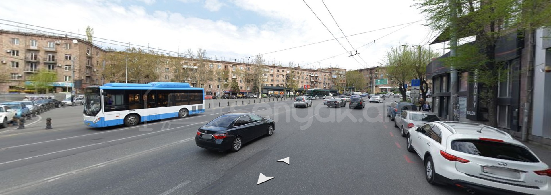 3 Սենյականոց Բնակարան Քարե Շենքում, 88քմ, 3/5 հարկ, Պետական Վիճակում