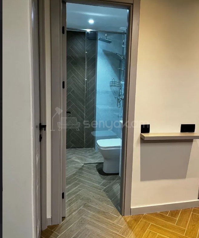 2 Սենյականոց Բնակարան Քարե Շենքում, 35քմ, 3/5 հարկ, Դիզայներական Վերանորոգված, Կահավորված