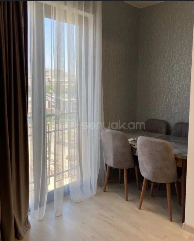 3 Սենյականոց Բնակարան Նորակառույցում, 62քմ, 7/14 հարկ, Դիզայներական Վերանորոգված, Կահավորված