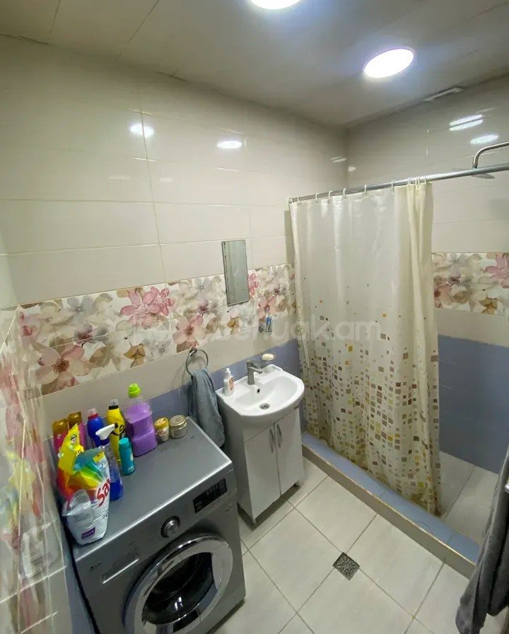 3 Սենյականոց Բնակարան Քարե Շենքում, 93քմ, 2/5 հարկ, Պետական Վիճակում