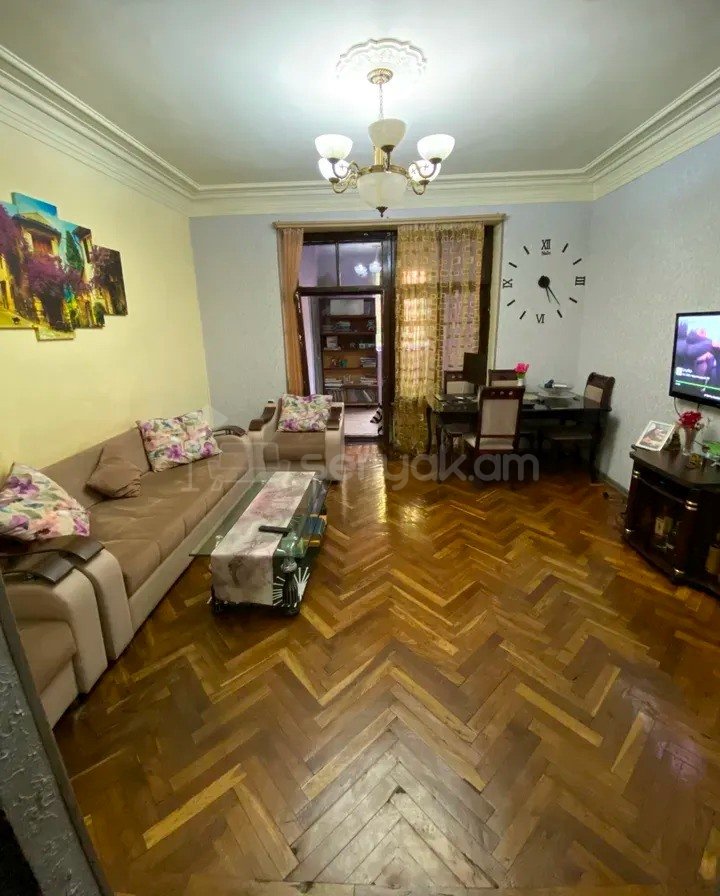 3 Սենյականոց Բնակարան Քարե Շենքում, 93քմ, 2/5 հարկ, Պետական Վիճակում