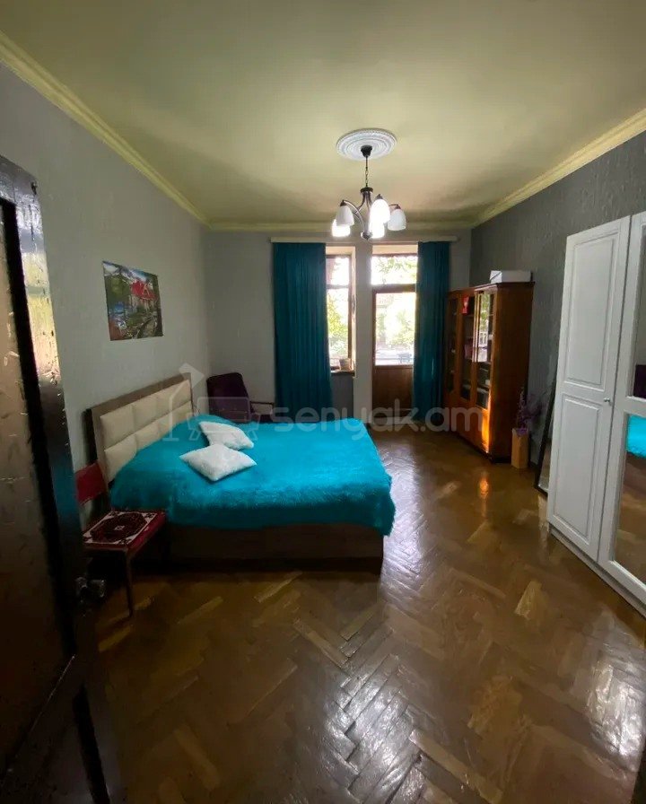 3 Սենյականոց Բնակարան Քարե Շենքում, 93քմ, 2/5 հարկ, Պետական Վիճակում