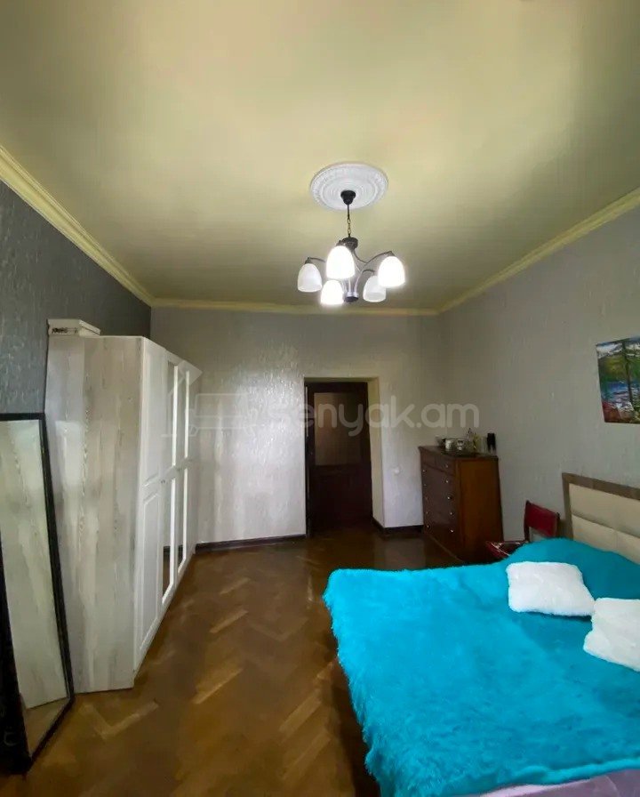 3 Սենյականոց Բնակարան Քարե Շենքում, 93քմ, 2/5 հարկ, Նորմալ Վիճակում