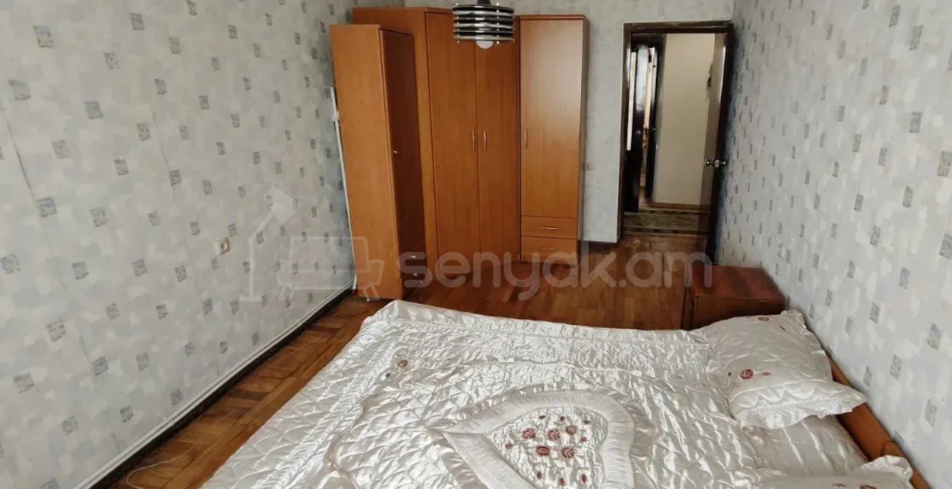 3 Սենյականոց Բնակարան Քարե Շենքում, 67քմ, 5/5 հարկ, Կապիտալ Վերանորոգված, Կահավորված