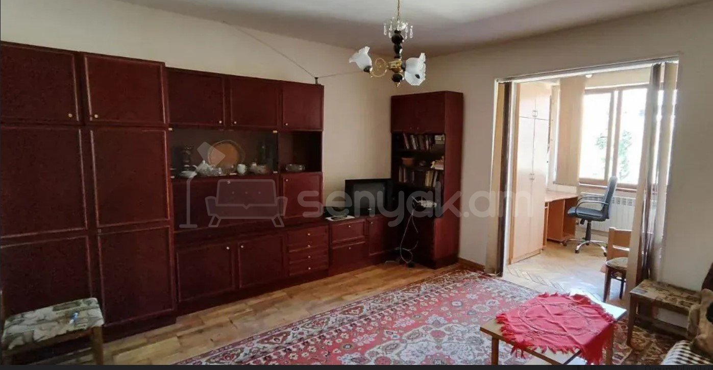 3 Սենյականոց Բնակարան Քարե Շենքում, 67քմ, 5/5 հարկ, Կապիտալ Վերանորոգված, Կահավորված