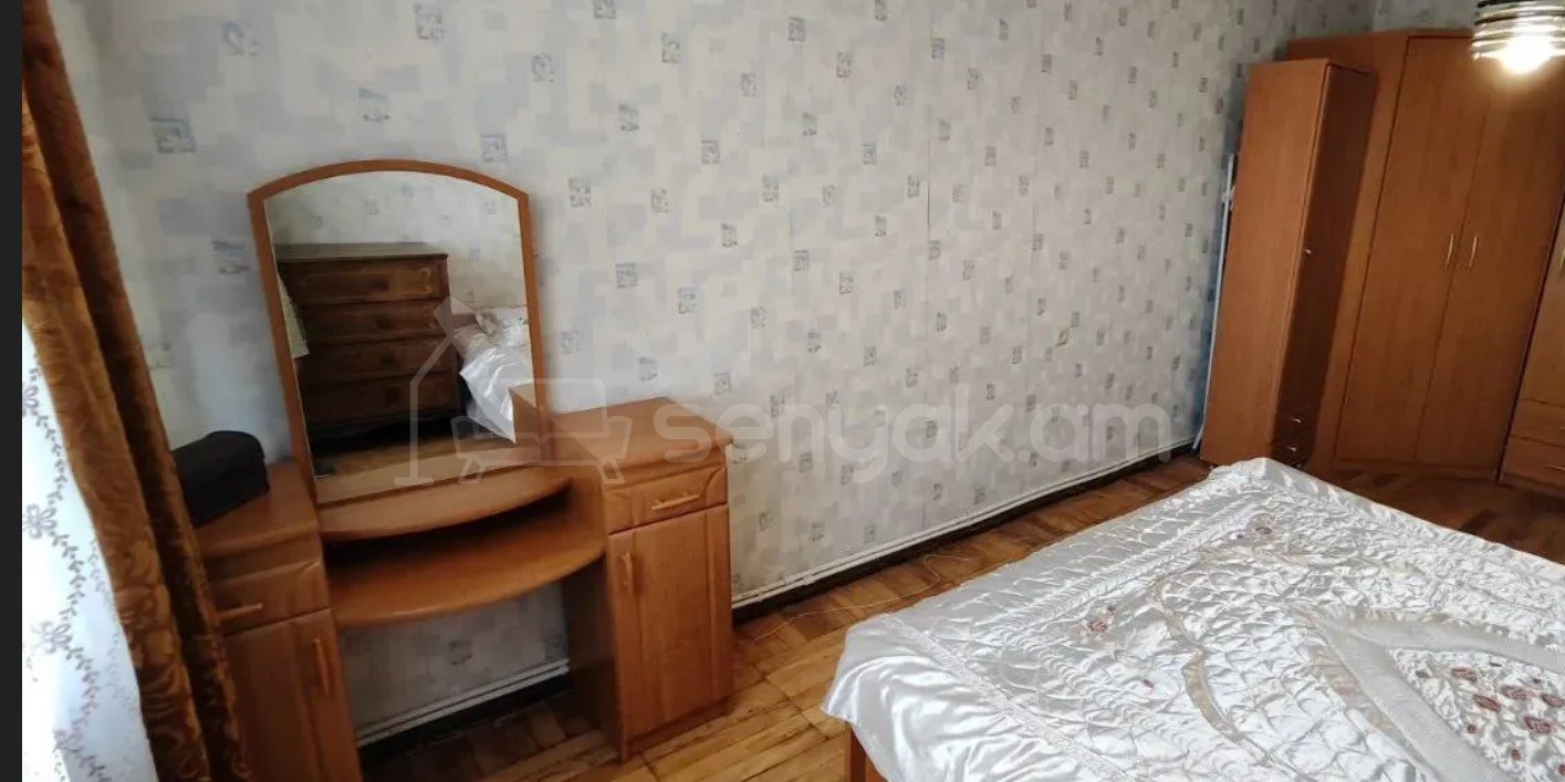 3 Սենյականոց Բնակարան Քարե Շենքում, 67քմ, 5/5 հարկ, Կապիտալ Վերանորոգված, Կահավորված