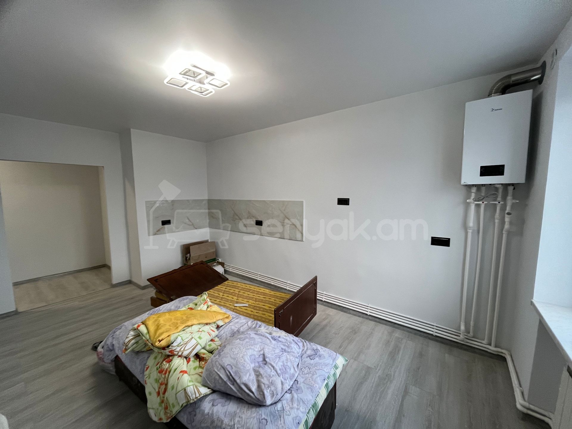 2 Սենյականոց Բնակարան Քարե Շենքում, 39քմ, 2/4 հարկ, Կապիտալ Վերանորոգված