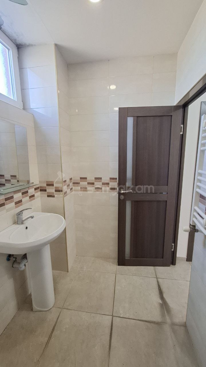 3 Սենյականոց Բնակարան Նորակառույցում, 100քմ, 13/15 հարկ, Կապիտալ Վերանորոգված