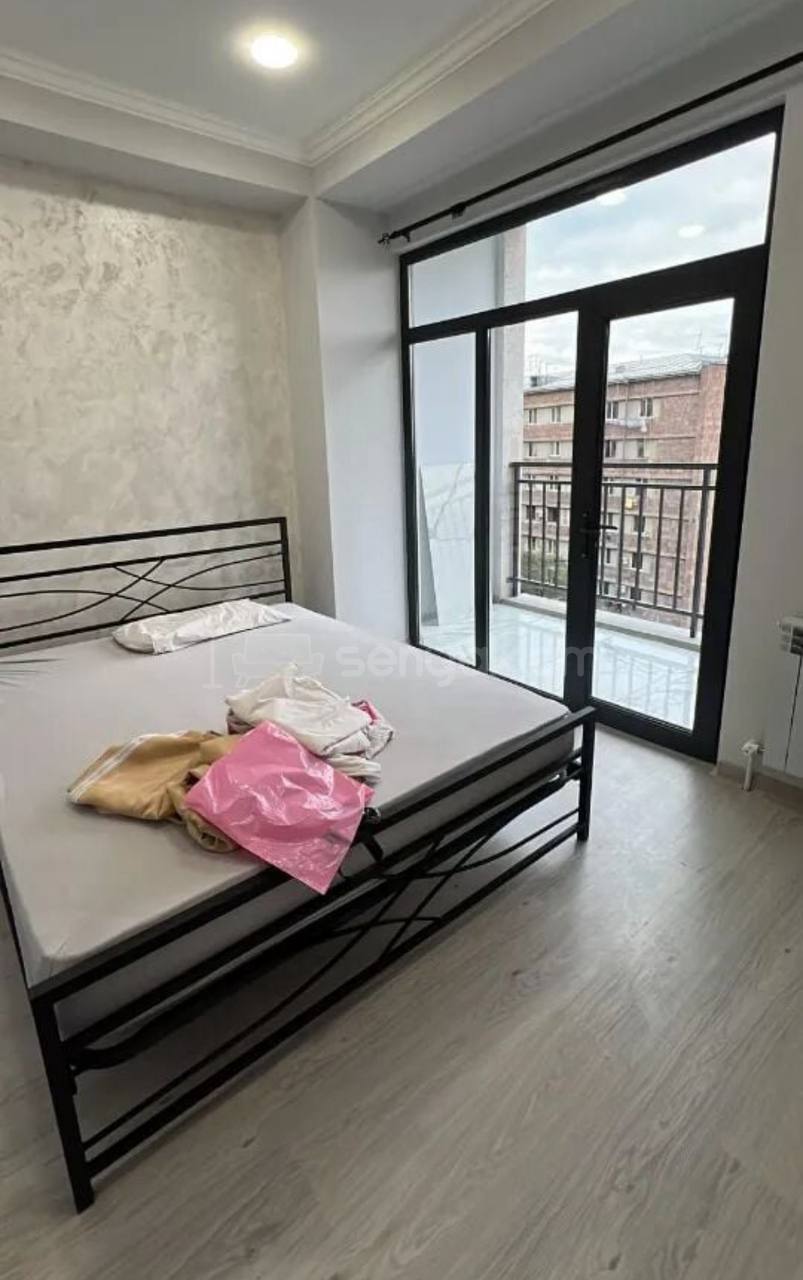 2 Սենյականոց Բնակարան, 43քմ, 4/10 հարկ, Կապիտալ Վերանորոգված, Կահավորված, Արևկող