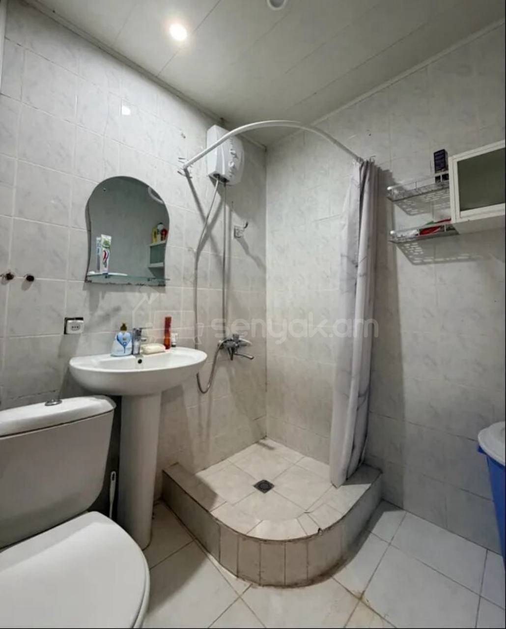 1 Սենյականոց Բնակարան, 46քմ, 3/10 հարկ, Նորմալ Վիճակում, Կահավորված, Արևկող