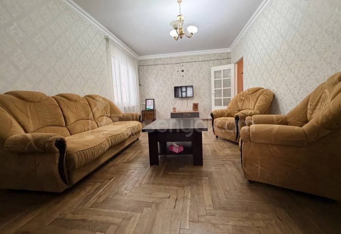 1 Սենյականոց Բնակարան, 46քմ, 3/10 հարկ, Նորմալ Վիճակում, Կահավորված, Արևկող