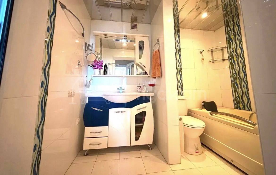 3 Սենյականոց Բնակարան, 70քմ, 9/9 հարկ, Նորմալ Վիճակում, Կահավորված