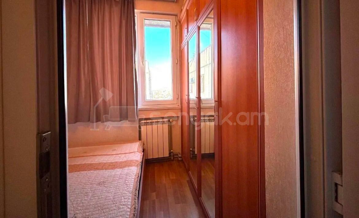 3 Սենյականոց Բնակարան, 70քմ, 9/9 հարկ, Նորմալ Վիճակում, Կահավորված