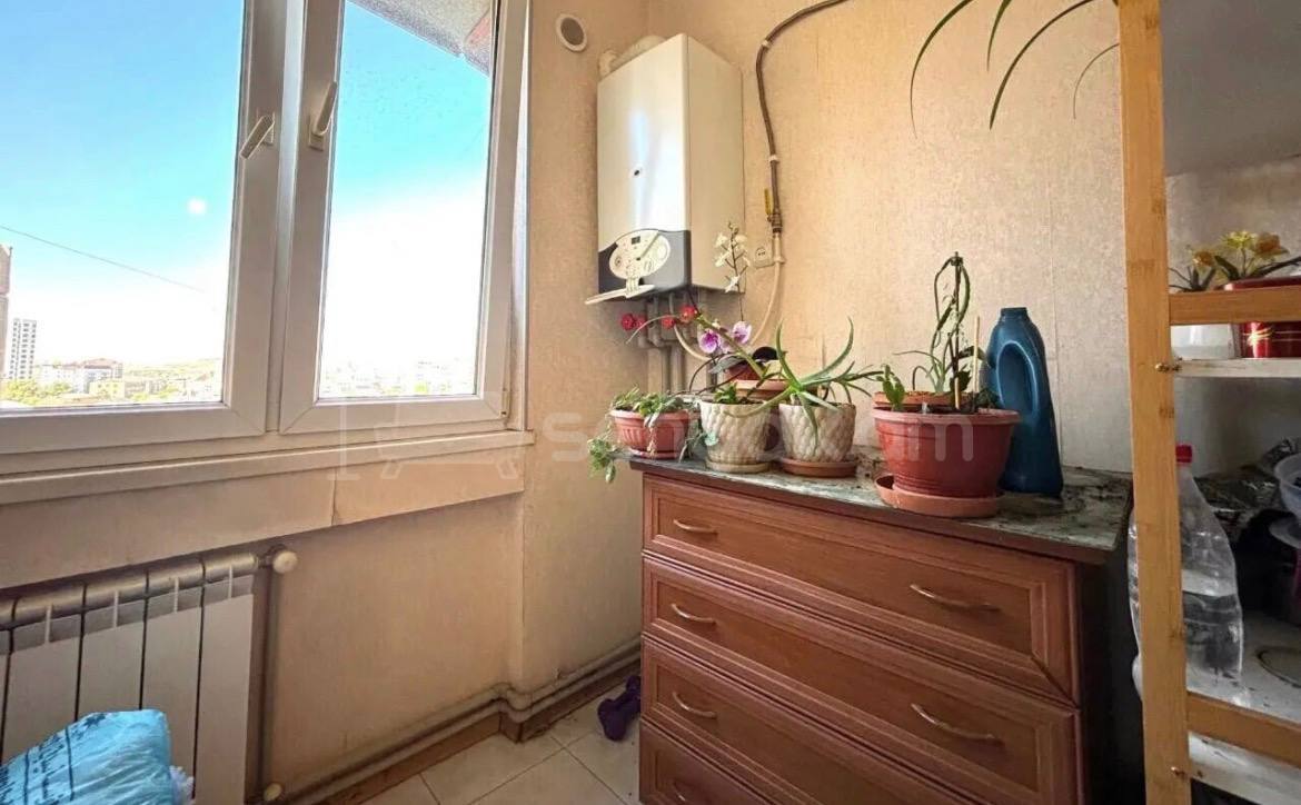 3 Սենյականոց Բնակարան, 70քմ, 9/9 հարկ, Նորմալ Վիճակում, Կահավորված