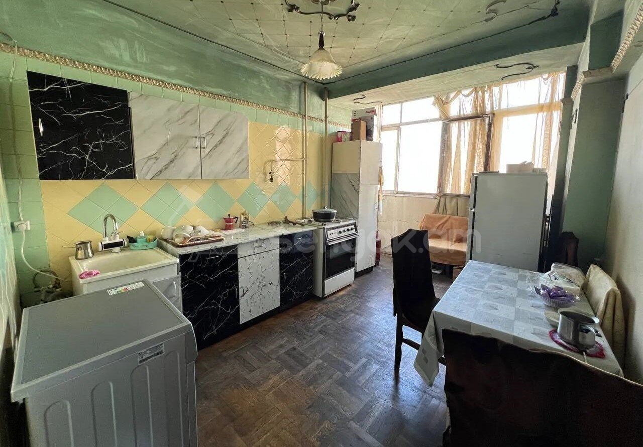 3 Սենյականոց Բնակարան, 91քմ, 8/13 հարկ, Պետական Վիճակում