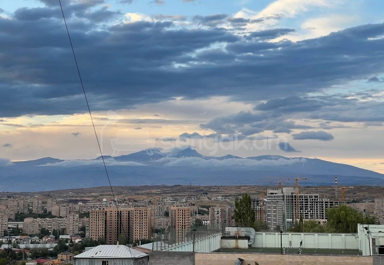 3 Սենյականոց Բնակարան, 91քմ, 8/13 հարկ, Պետական Վիճակում