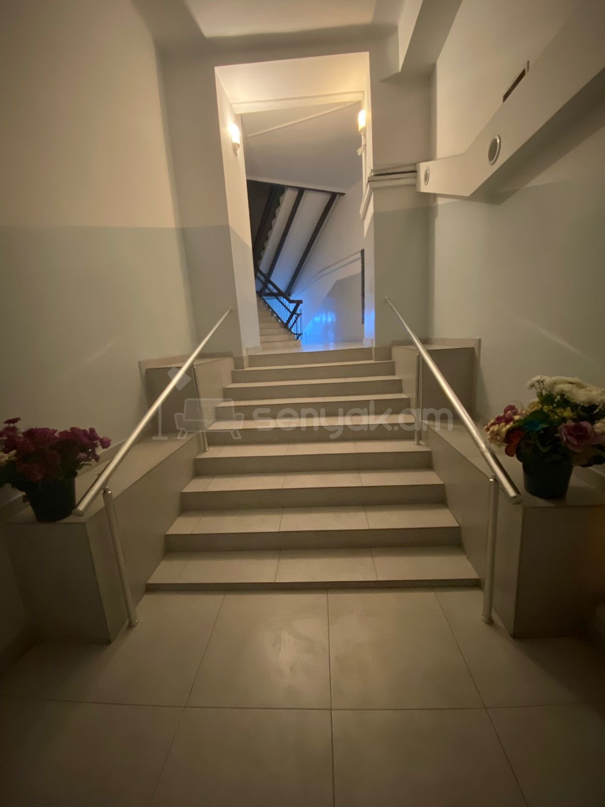 2 Սենյականոց Բնակարան Քարե Շենքում, 55քմ, 2/5 հարկ, Կապիտալ Վերանորոգված, Կահավորված, Արևկող