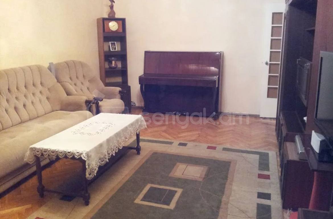 2 Սենյականոց Բնակարան Քարե Շենքում, 72քմ, 5/6 հարկ, Նորմալ Վիճակում, Կահավորված