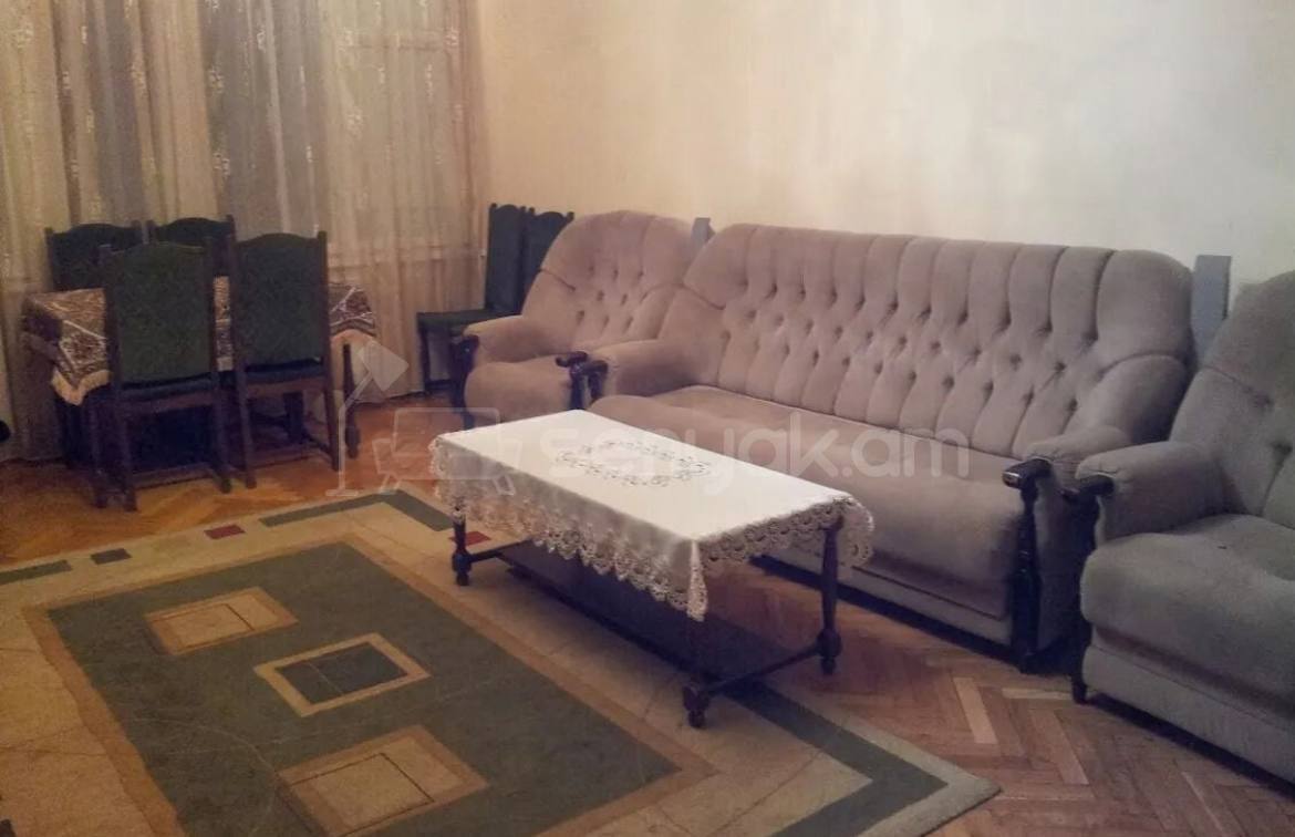 2 Սենյականոց Բնակարան Քարե Շենքում, 72քմ, 5/6 հարկ, Նորմալ Վիճակում, Կահավորված