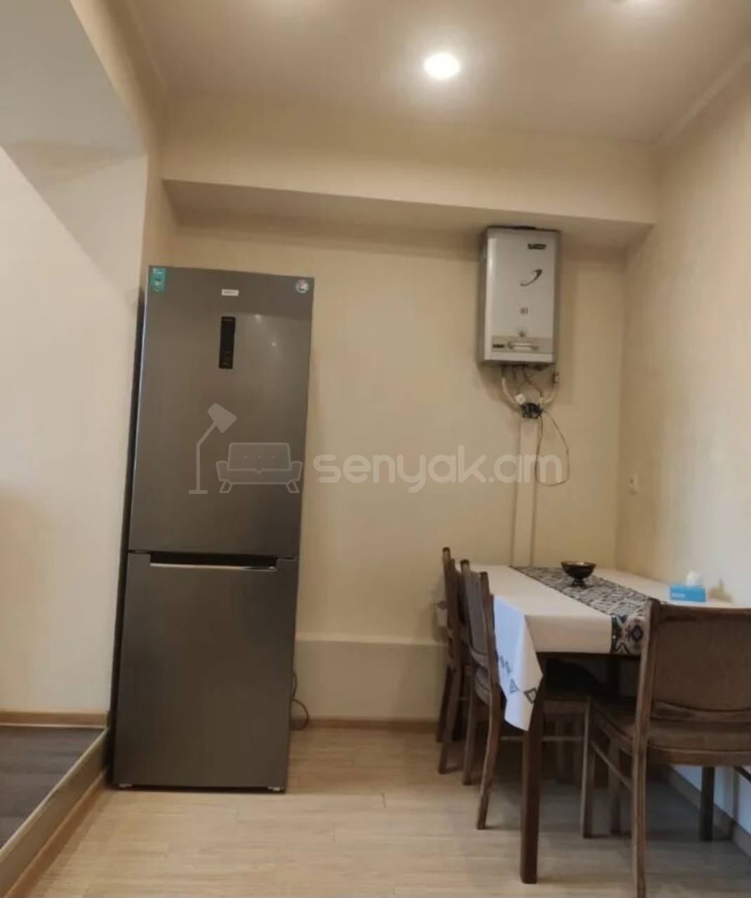 2 Սենյականոց Բնակարան Քարե Շենքում, 50քմ, 3/5 հարկ, Կոսմետիկ Վերանորոգված, Կահավորված