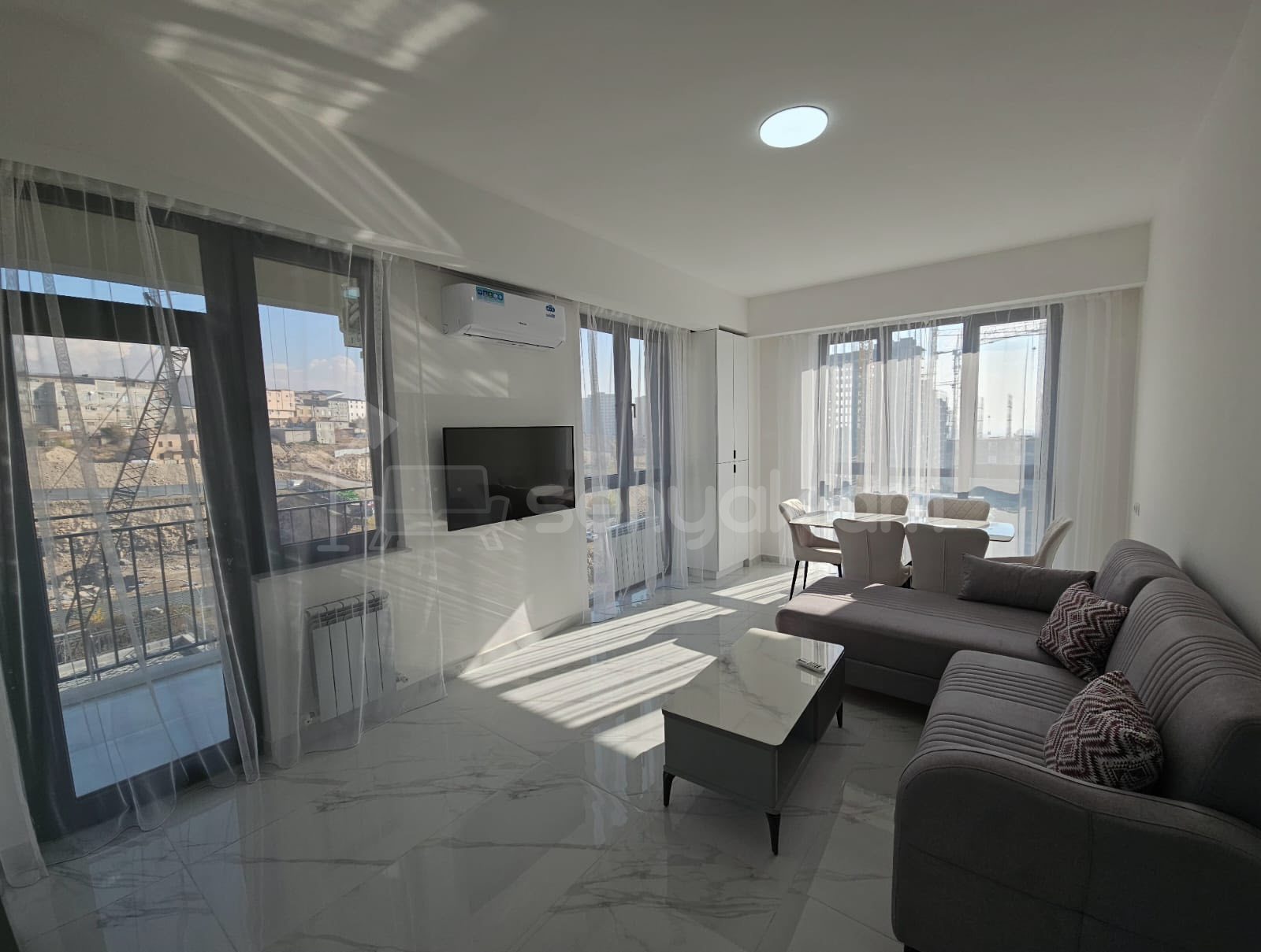 3 Սենյականոց Բնակարան, 77քմ, 3/14 հարկ, Դիզայներական Վերանորոգված