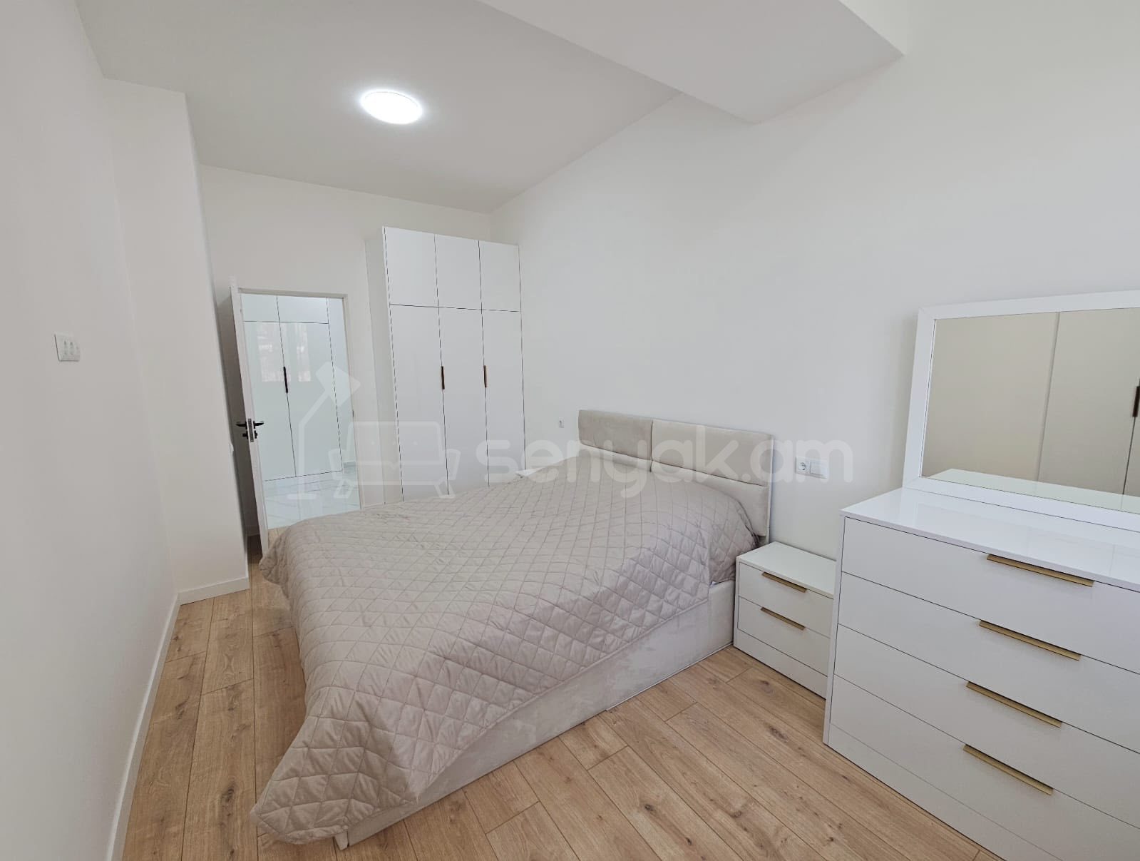 3 Սենյականոց Բնակարան, 77քմ, 3/14 հարկ, Դիզայներական Վերանորոգված