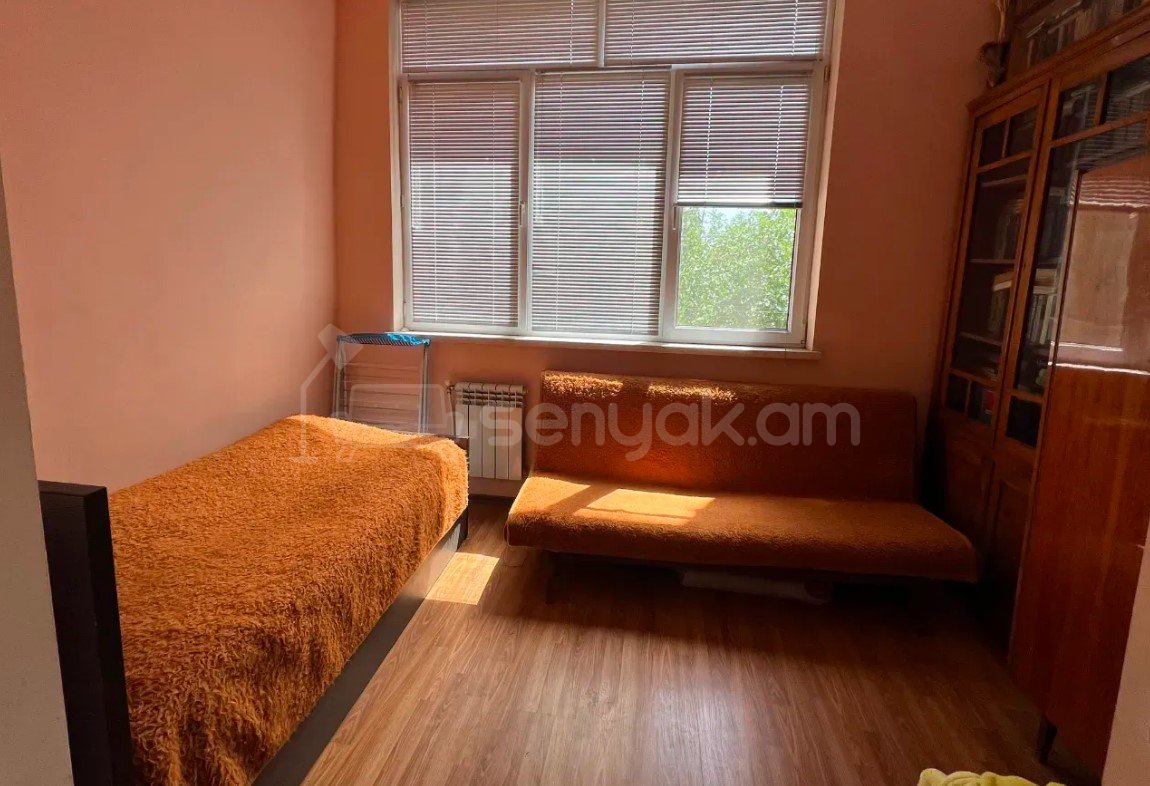 4 Սենյականոց Բնակարան Քարե Շենքում, 90քմ, 3/4 հարկ, Կապիտալ Վերանորոգված, Կահավորված